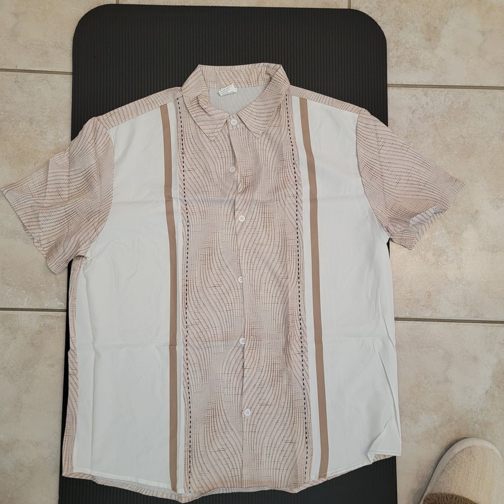 Men's Casual Beige and White Button Down Shirt - Picture 3 of 7